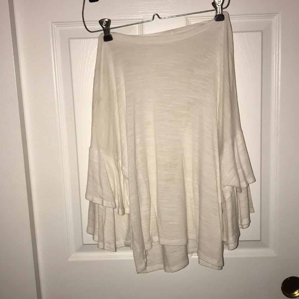 white midsleeve shirt